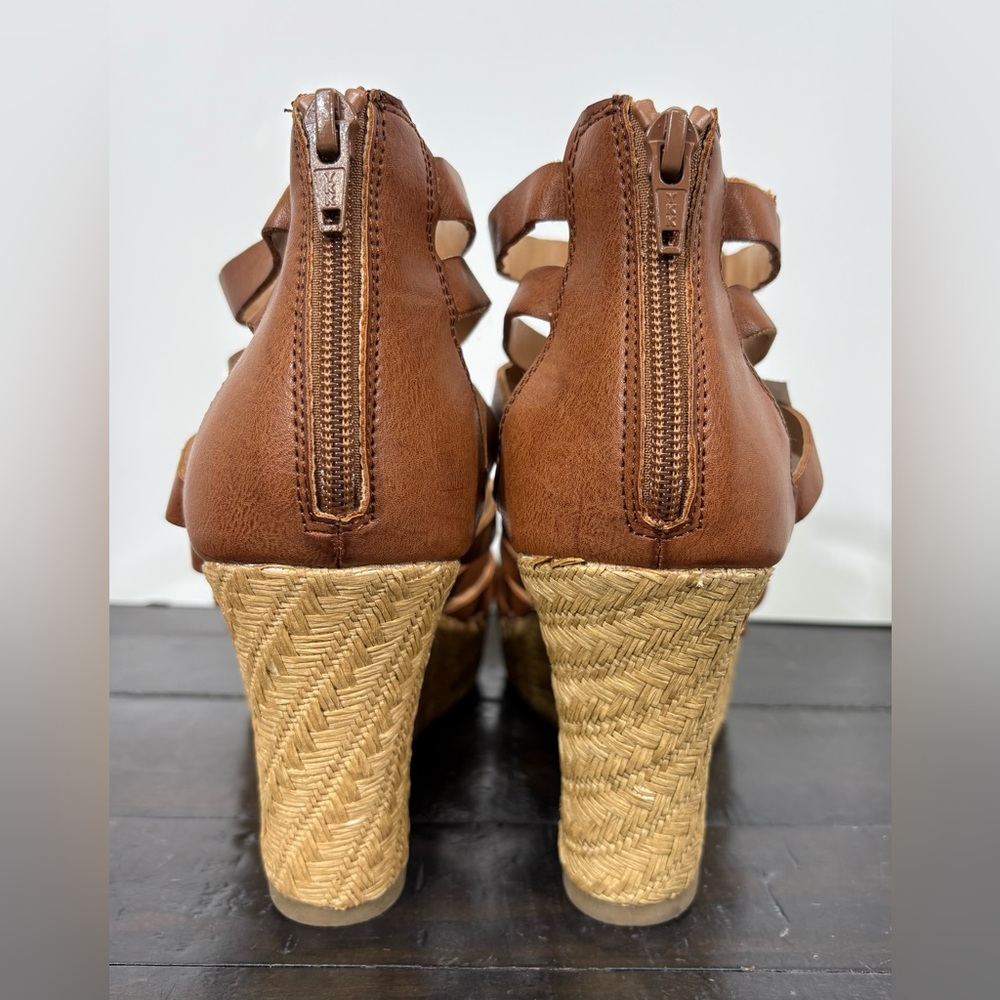 NWT American Eagle Outfitters Strappy Wedge Sandals Size 11 - Picture 6 of 10